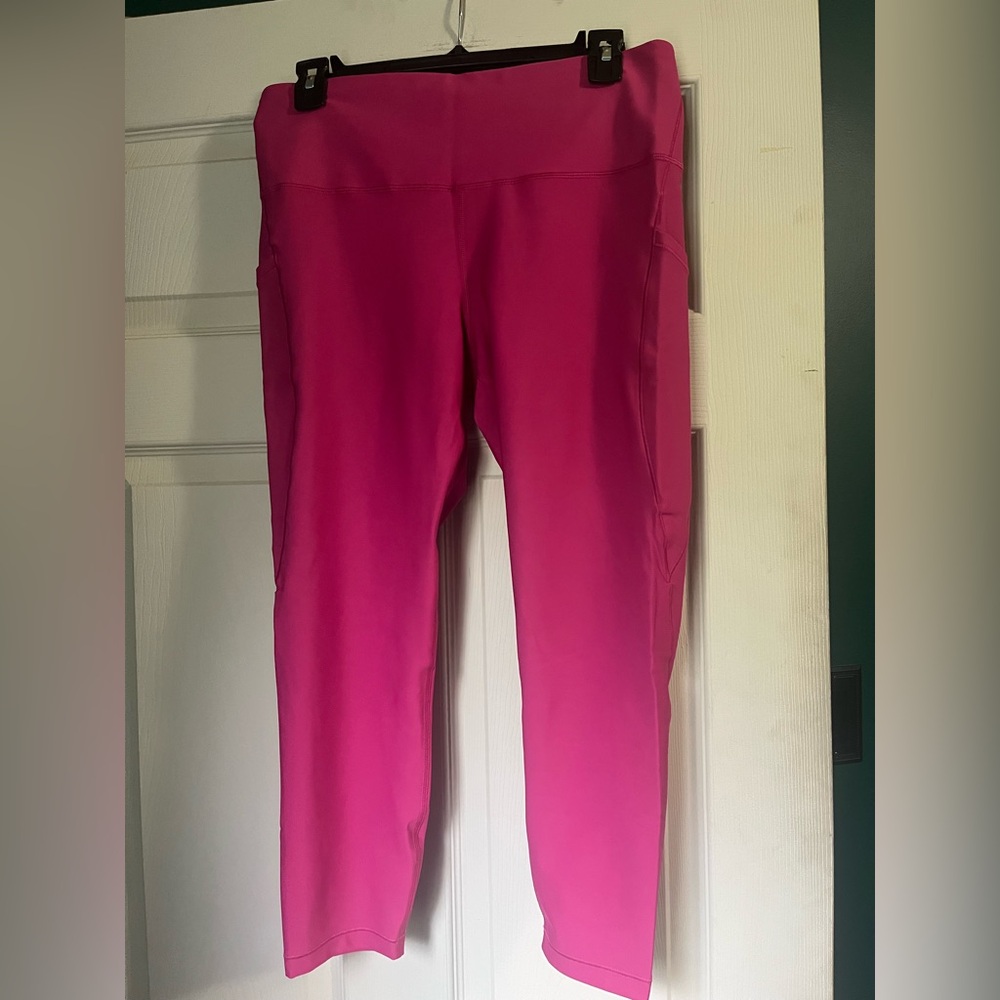 Athleta Interval Stash 7/8 tight large